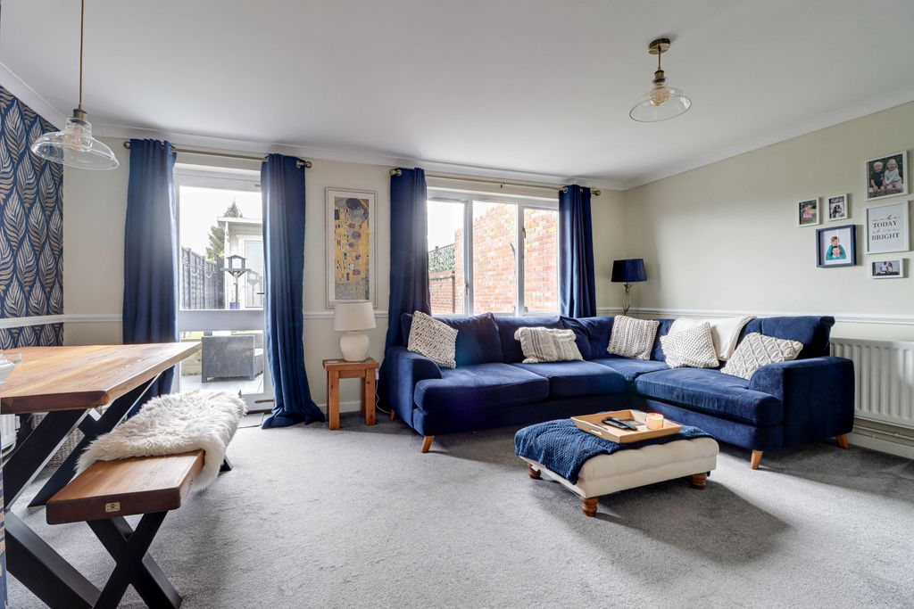 Property photo 3 of 18 Reception