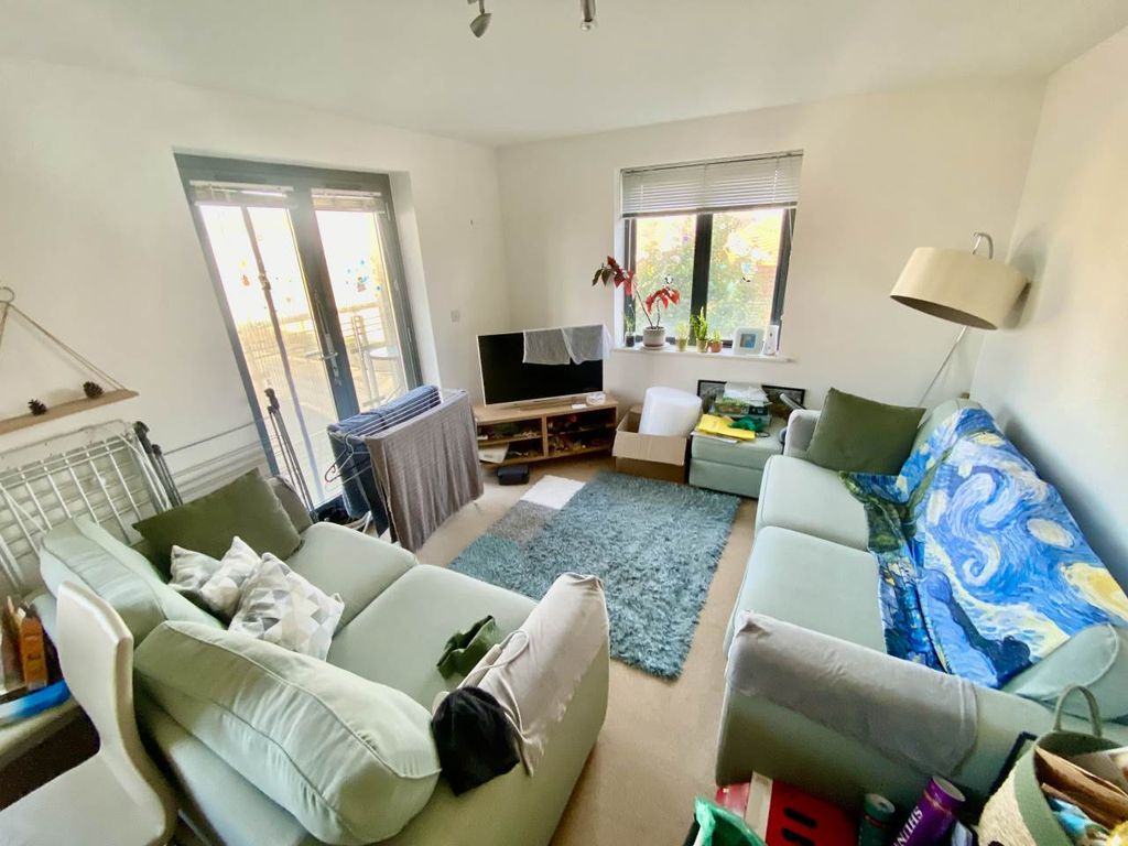 Property photo 1 of 17 Img_6578