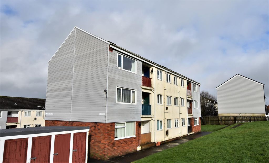 Property photo 1 of 21 Exterior