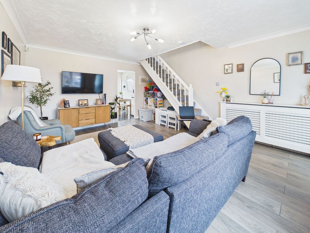 Property photo 2 of 20