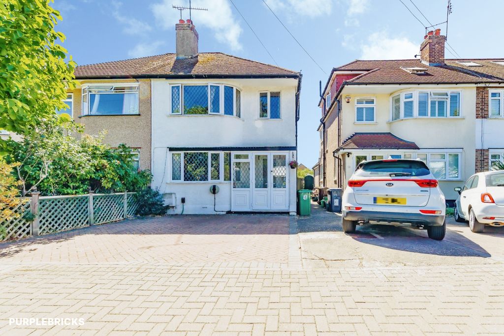 Property photo 2 of 27