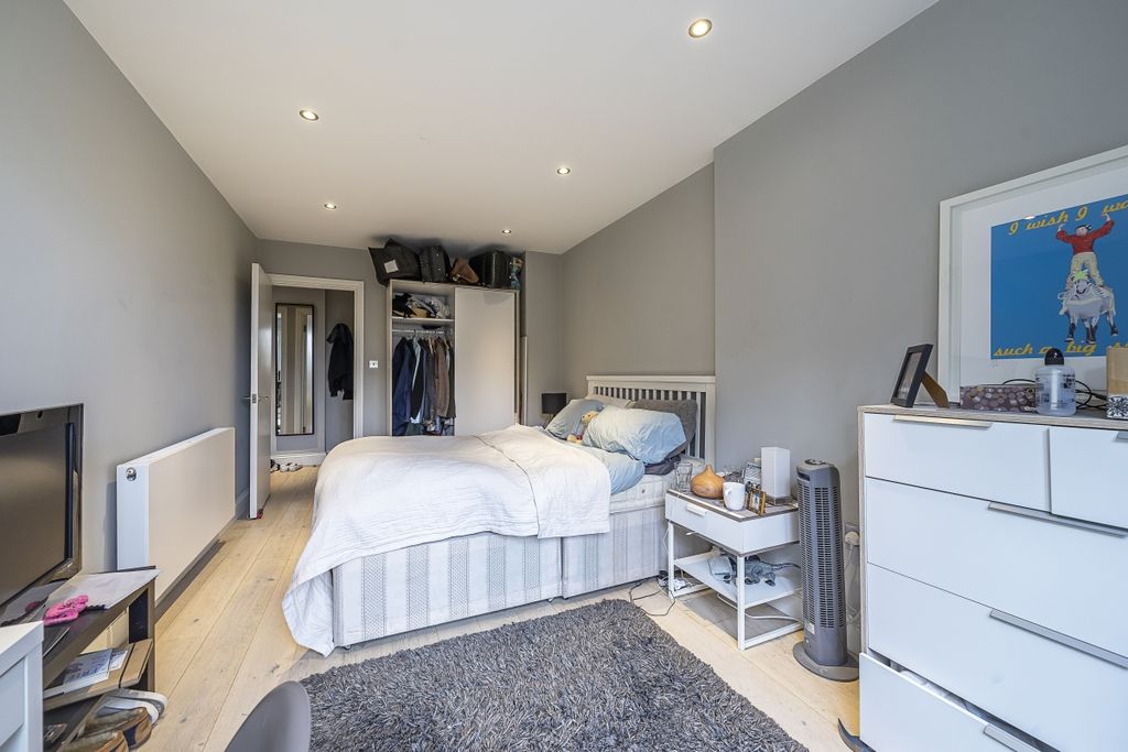 Property photo 2 of 17 10-Admiral-Blake-...