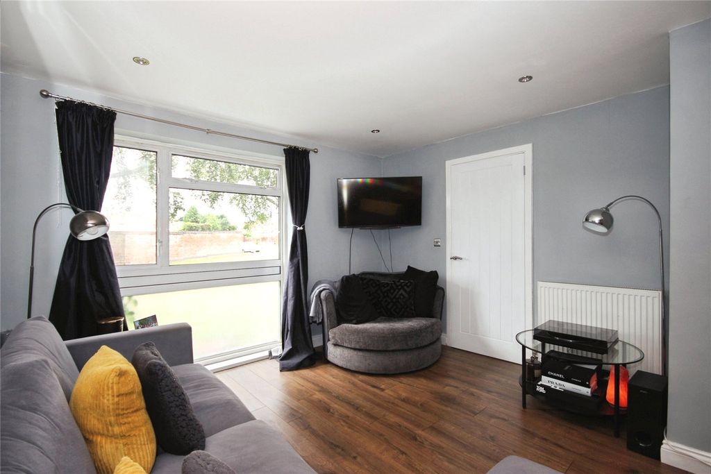 Property photo 3 of 18 Picture No. 05
