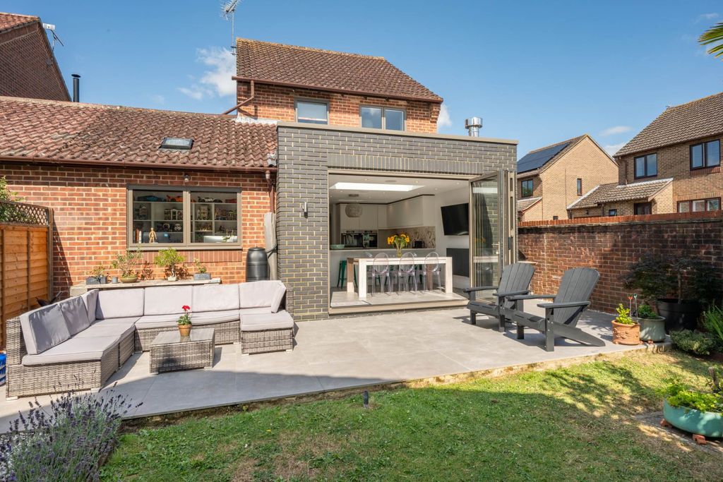 Property photo 1 of 23