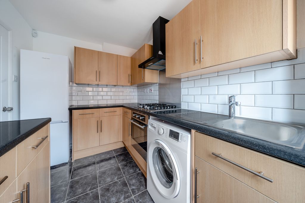 Additional image 5 of 2 bed terraced house to rentRadcot Close, Maidenhead SL6
