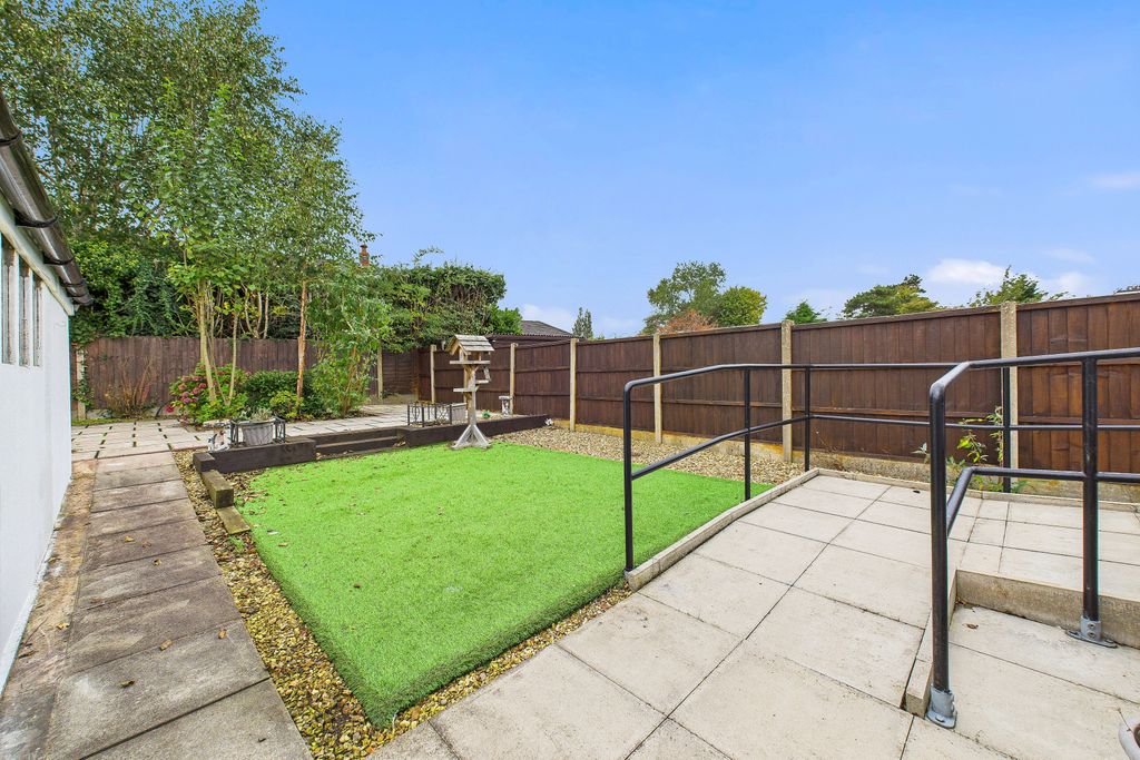 Property photo 2 of 10 Garden