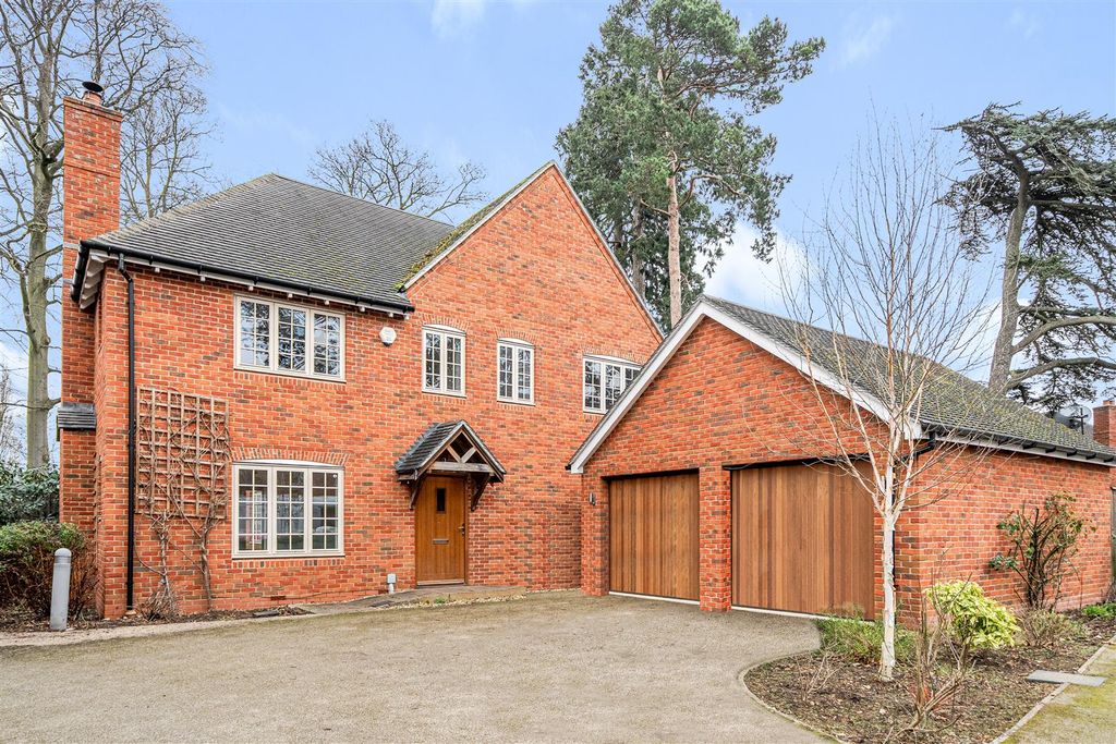 Property photo 1 of 33 External