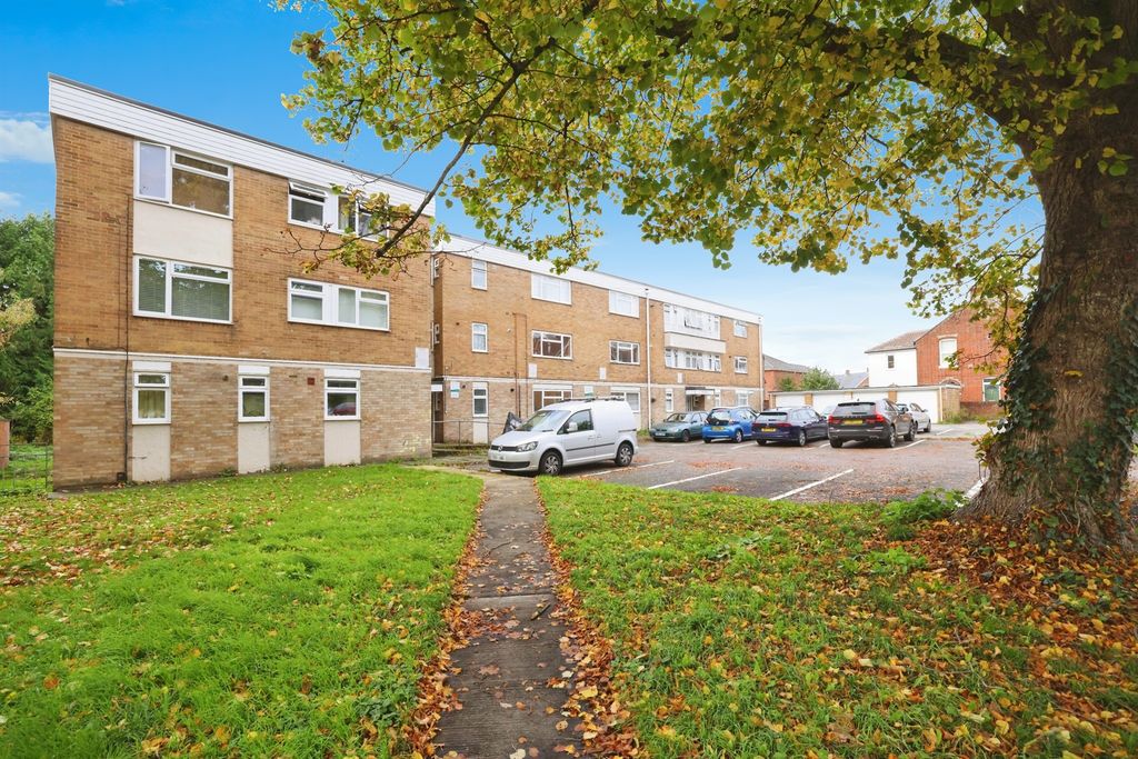 Property photo 1 of 14