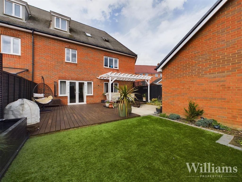 Property photo 1 of 18 Cam02861G0-Pr0157-Still009.Jpg