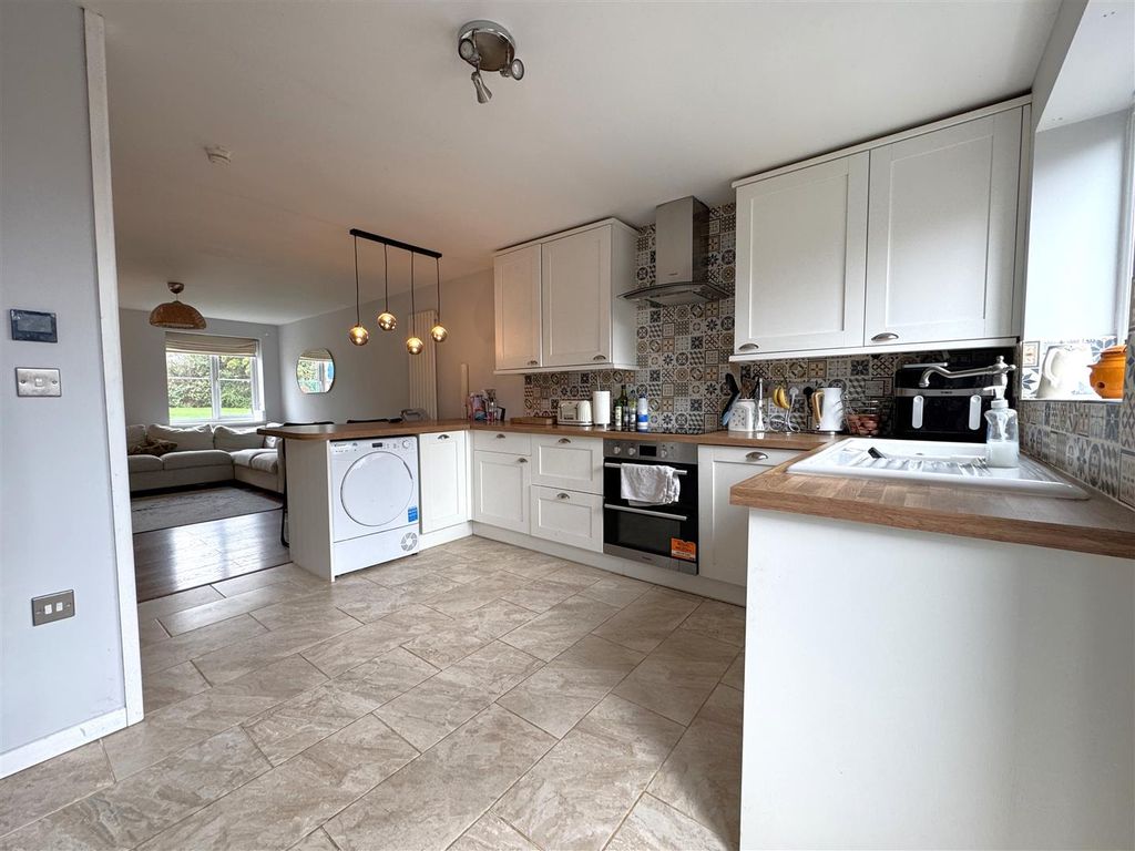 Property photo 3 of 16