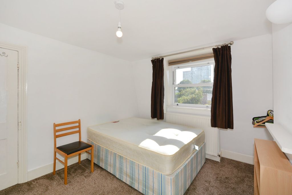Property photo 3 of 17 Bedroom