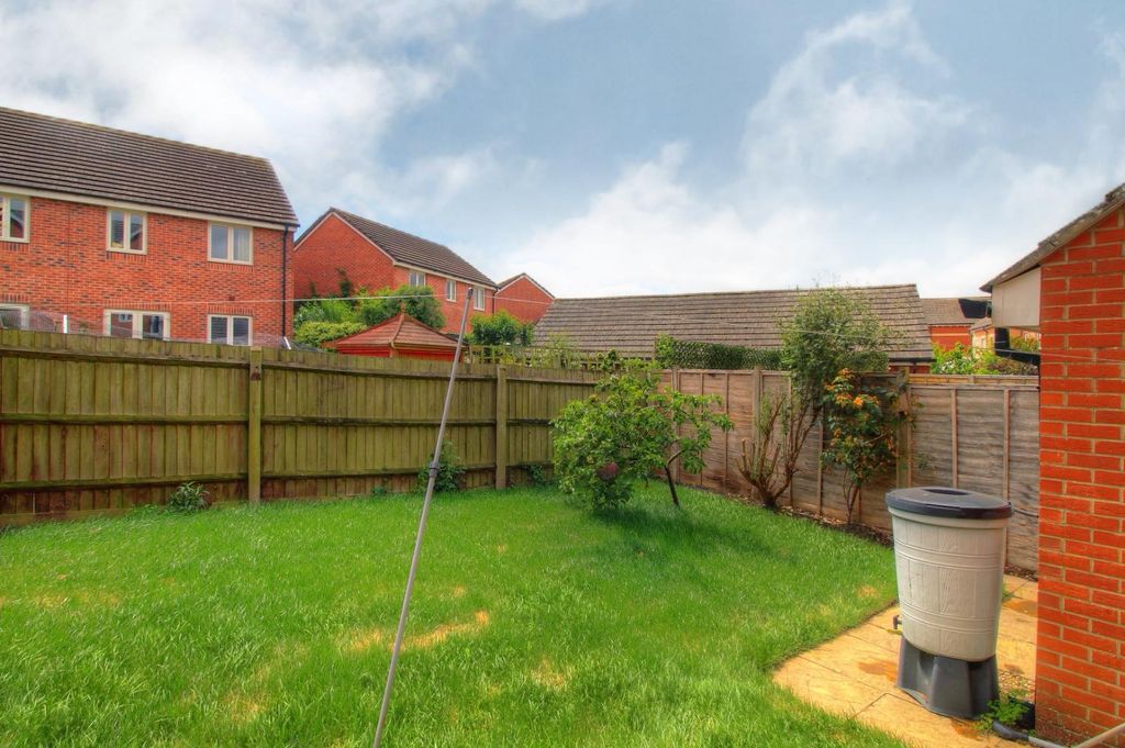 Property photo 2 of 19 Back Garden