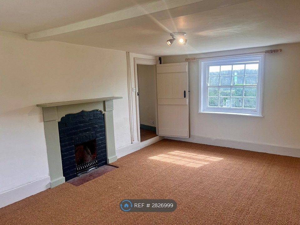 Property photo 2 of 17 Sitting Room