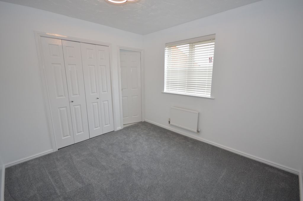 Property photo 3 of 8 Bedroom 1