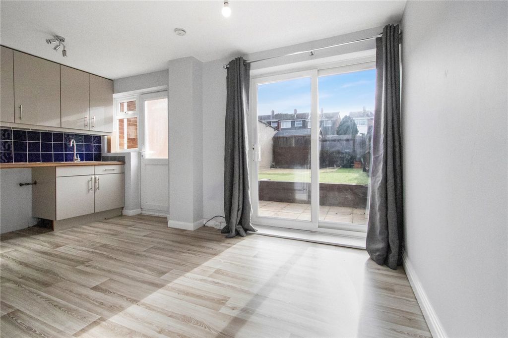 Property photo 3 of 14 Picture No. 14