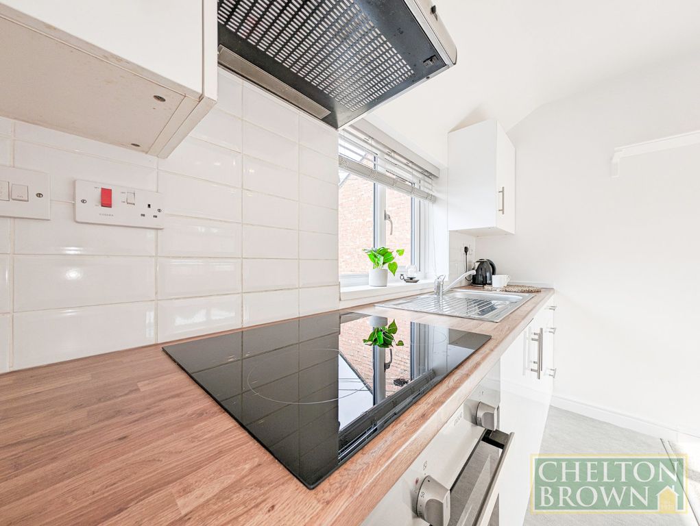 Property photo 3 of 24 Living Space