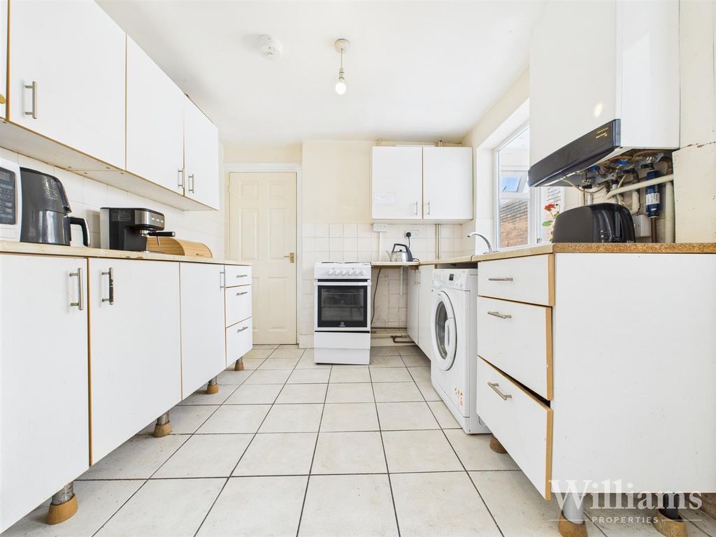 Property photo 2 of 13 Cam04950G0-Pr0094-Still008.Jpg