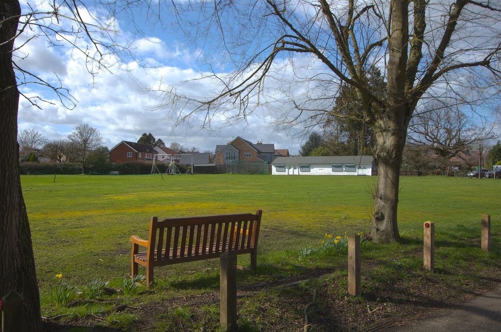 Property photo 3 of 18 Cricket Green.Jpg