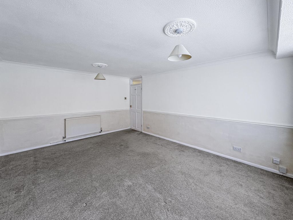 Property photo 2 of 19 Living Room