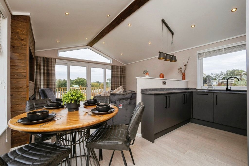 Property photo 3 of 15 Pic7