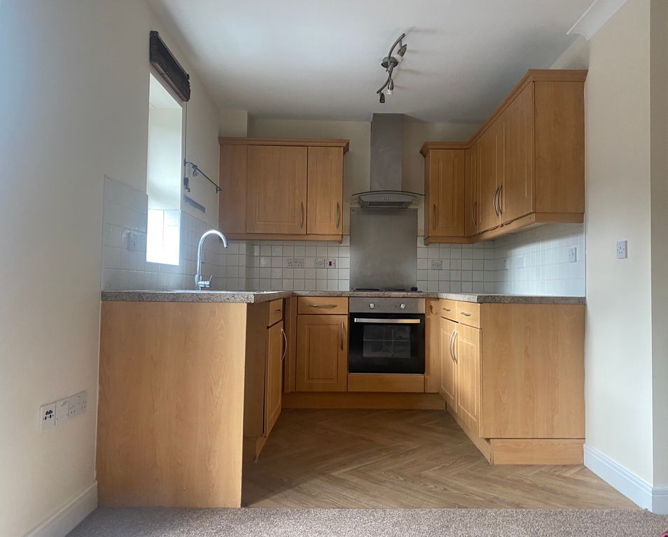 Property photo 2 of 7 Kitchen