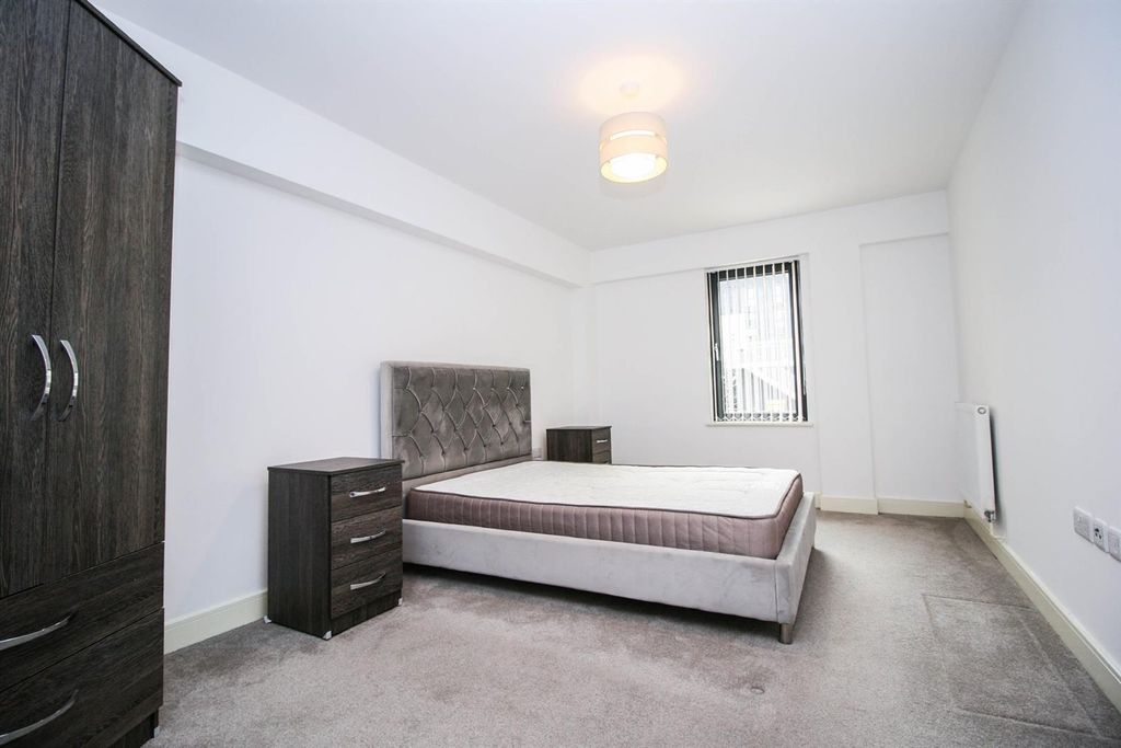 Property photo 3 of 5