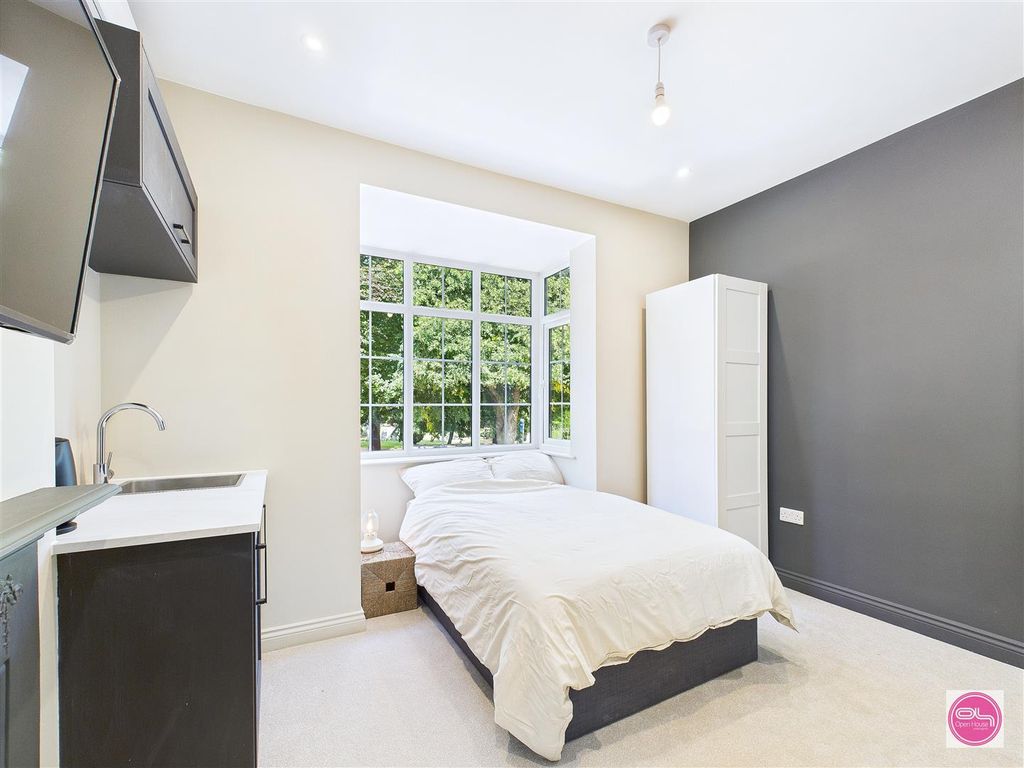 Property photo 3 of 20 Charnwood Road HMO, Shepshed (12).Jpg