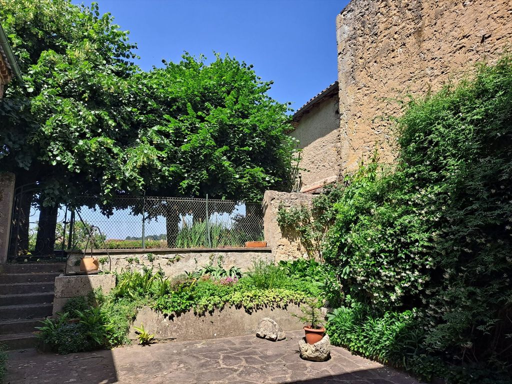 Property photo 2 of 30