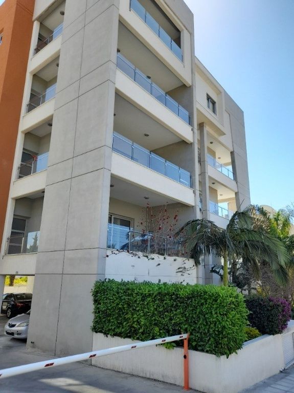 Property photo 2 of 26