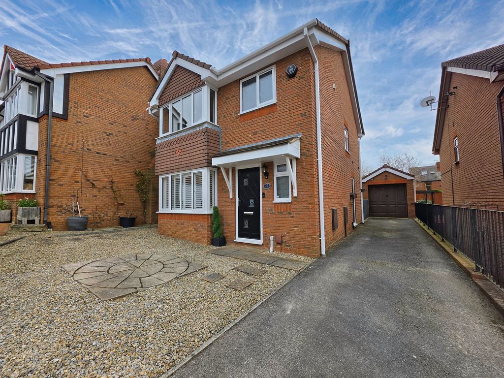 Property photo 1 of 21