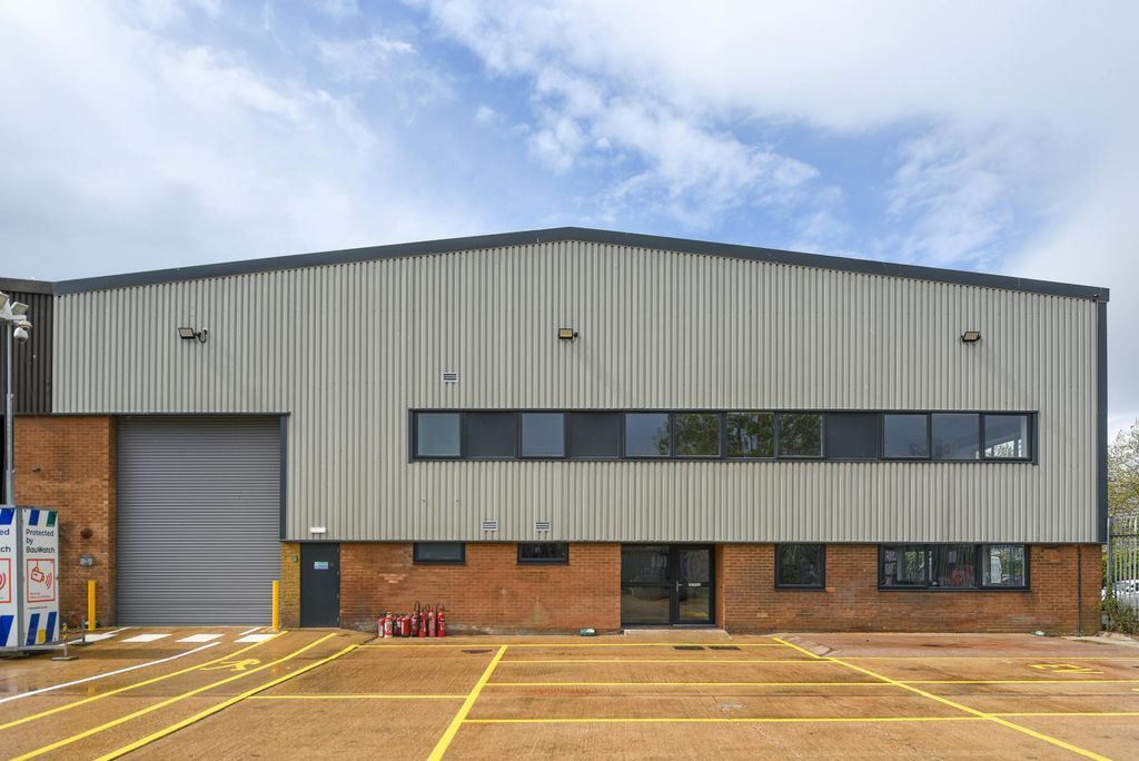 Property photo 1 of 13 Oddhams Ext - 2026-06.Jpg