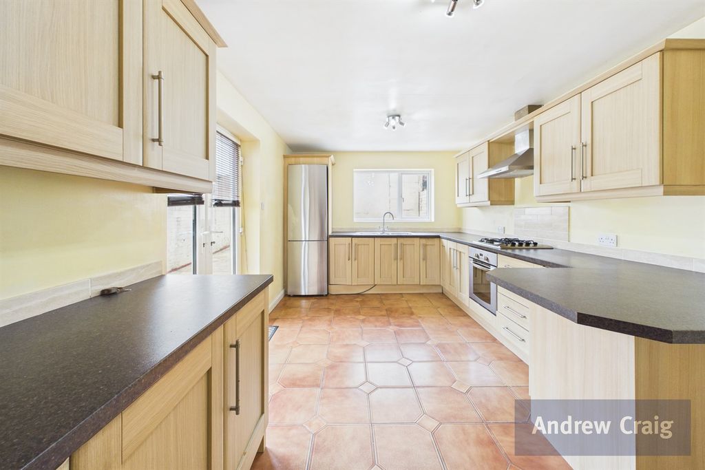 Property photo 3 of 15 Kitchen/Diner