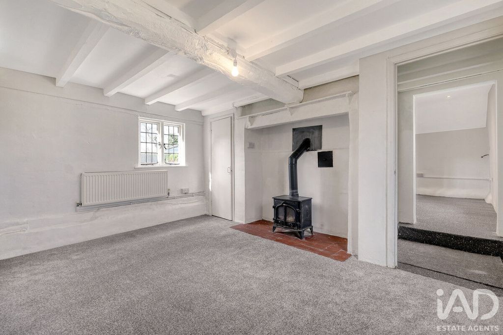 Property photo 2 of 23