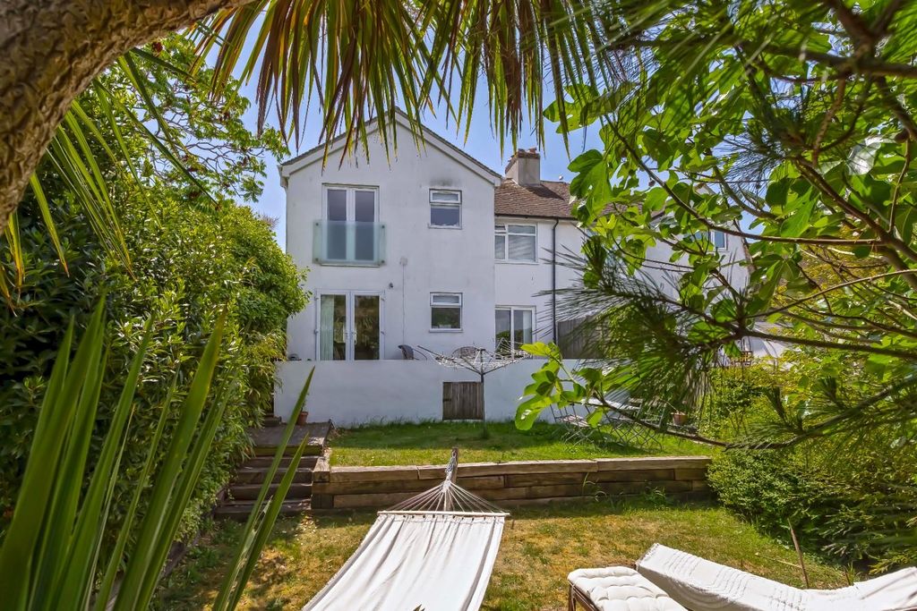 Property photo 2 of 23 Hangleton Gardens_21.Jpg