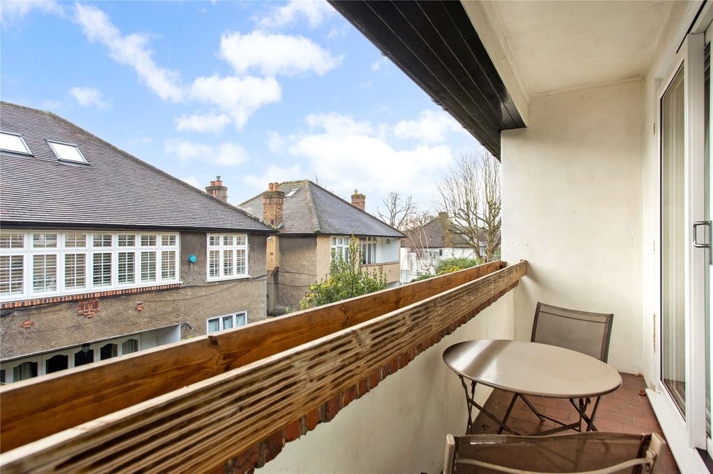 Property photo 2 of 12 Picture No. 21