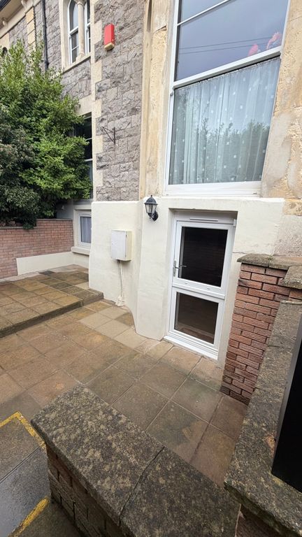 Property photo 2 of 8 External