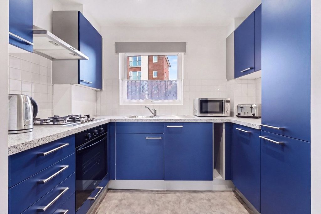 Property photo 2 of 6 Kitchen