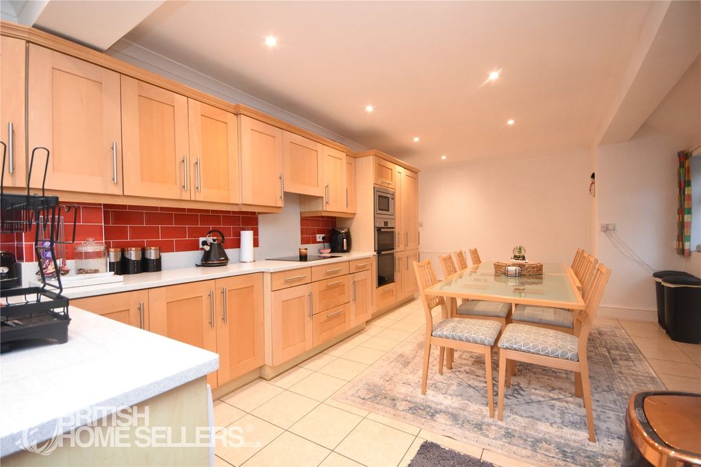 Property photo 3 of 37 Picture No. 39