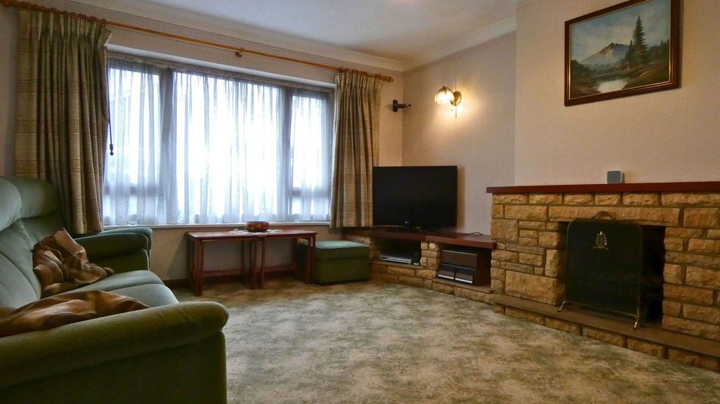 Property photo 3 of 24