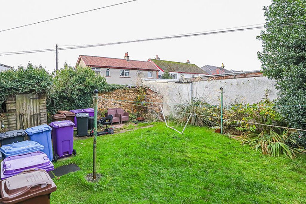 Property photo 2 of 5