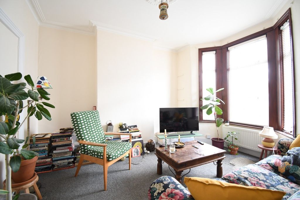 Property photo 3 of 7 4325822