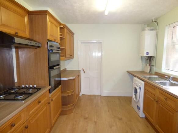 Property photo 3 of 7 Kitchen