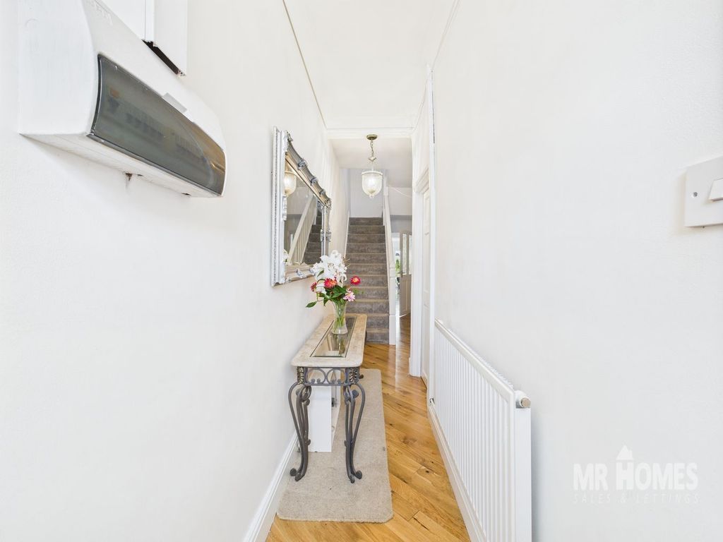 Property photo 2 of 26