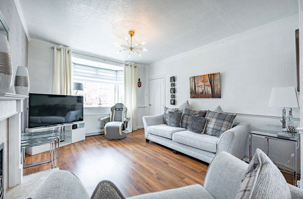 Property photo 3 of 32