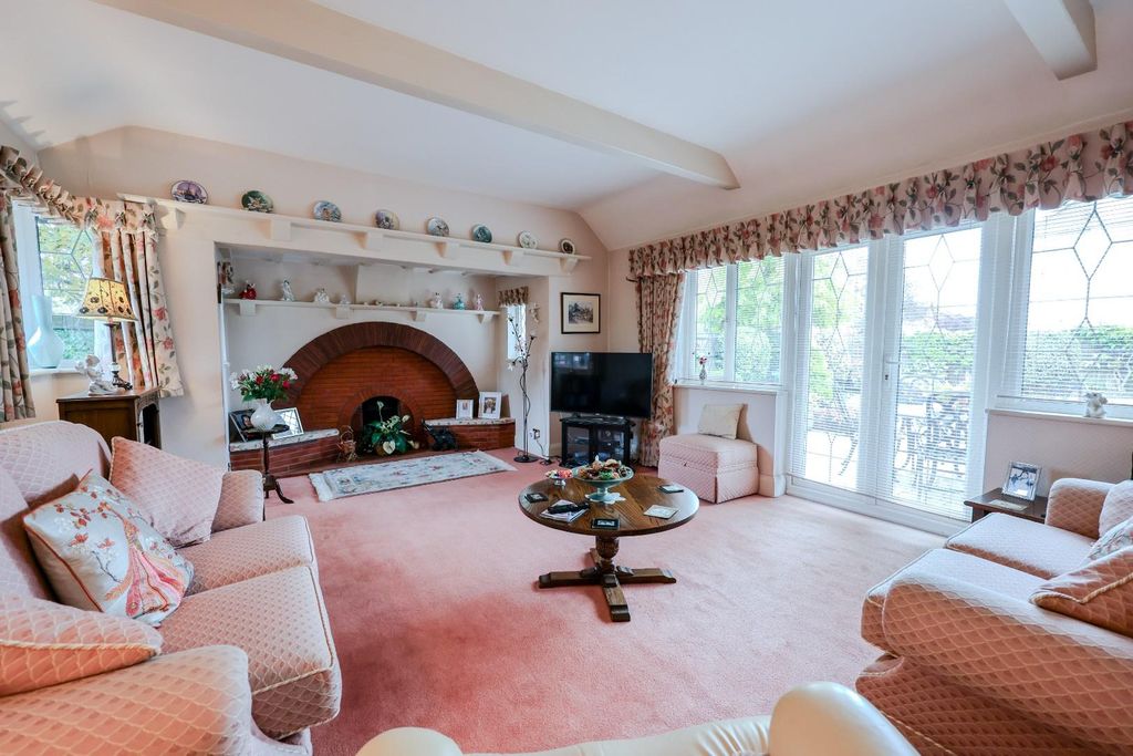 Property photo 2 of 36