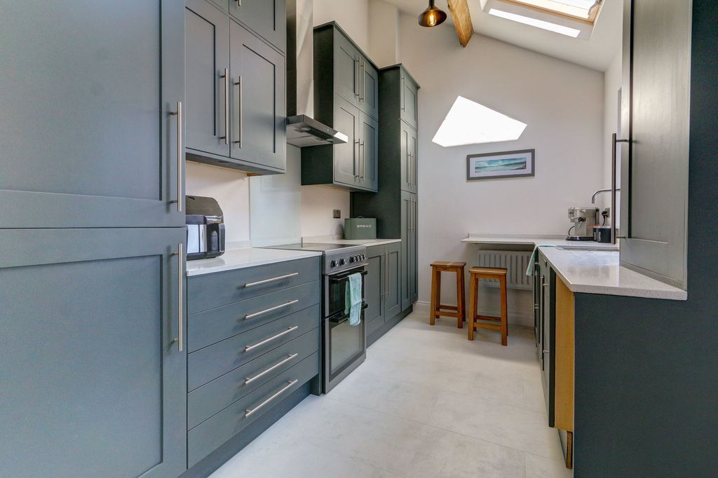 Property photo 2 of 23