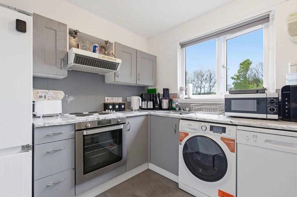 Additional image 6 of 2 bed flat for saleHunter Gardens, Bonnybridge FK4
