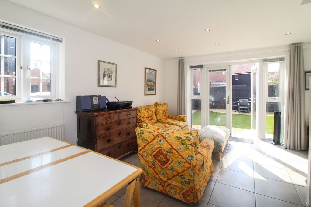 Property photo 3 of 12