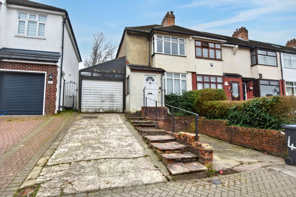Property photo 1 of 13 44 Dunkery Road, Eltham, London, Se9 4Hz
