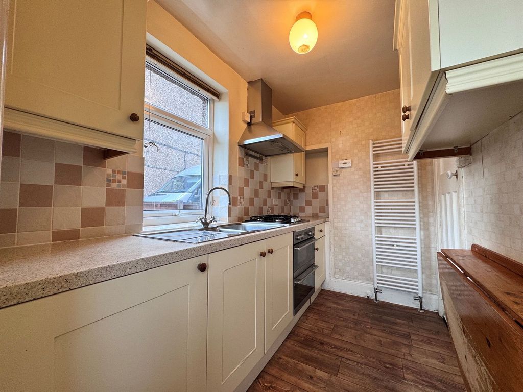 Property photo 3 of 24